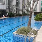 Cozy M Suites Android Box, Pool And City Area